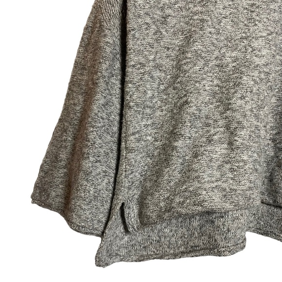 Two by Vince Camuto V Neck Long Raglan Bell Sleeve Knit Sweater Heather Gray XL - Picture 5 of 16